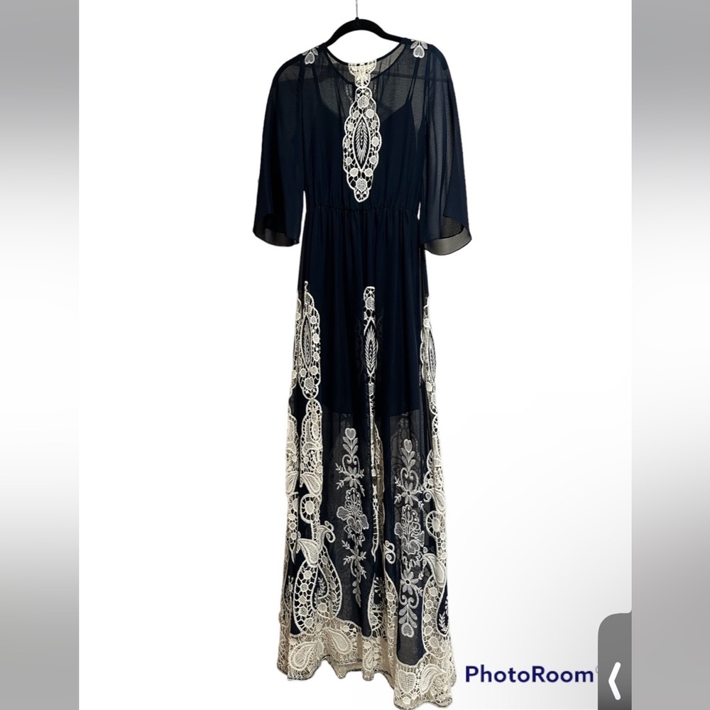 NWT Alice+Olivia Aquinnah Bell Sleeve Maxi